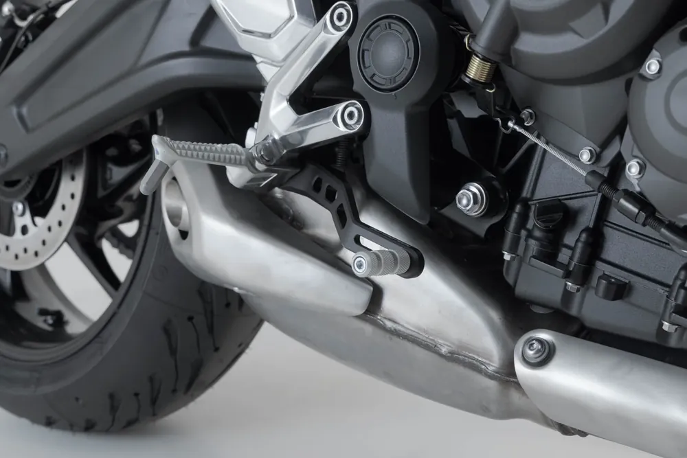 Neue Ware SW-Motech Fußbremshebel Triumph Trident 660 (21-).