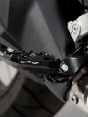 SW-Motech Fußrastenverbreiterung Schwarz. Honda CRF 1000L/Adv Sports, CRF1100L AS. Nur Für Kurze Zeit