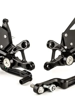 Preiswert Gilles Fußrastenanlage MUE2 verstellbar ABE passend für Suzuki GSX-R 1000 / R / RZ (WDM0) - Modelle (2017-2025)